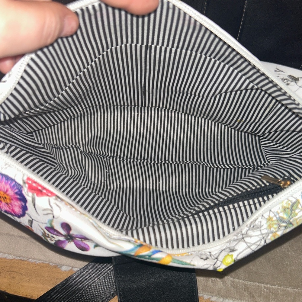 Floral White‎ and Black Crossbody Bag NWOT - Picture 9 of 11